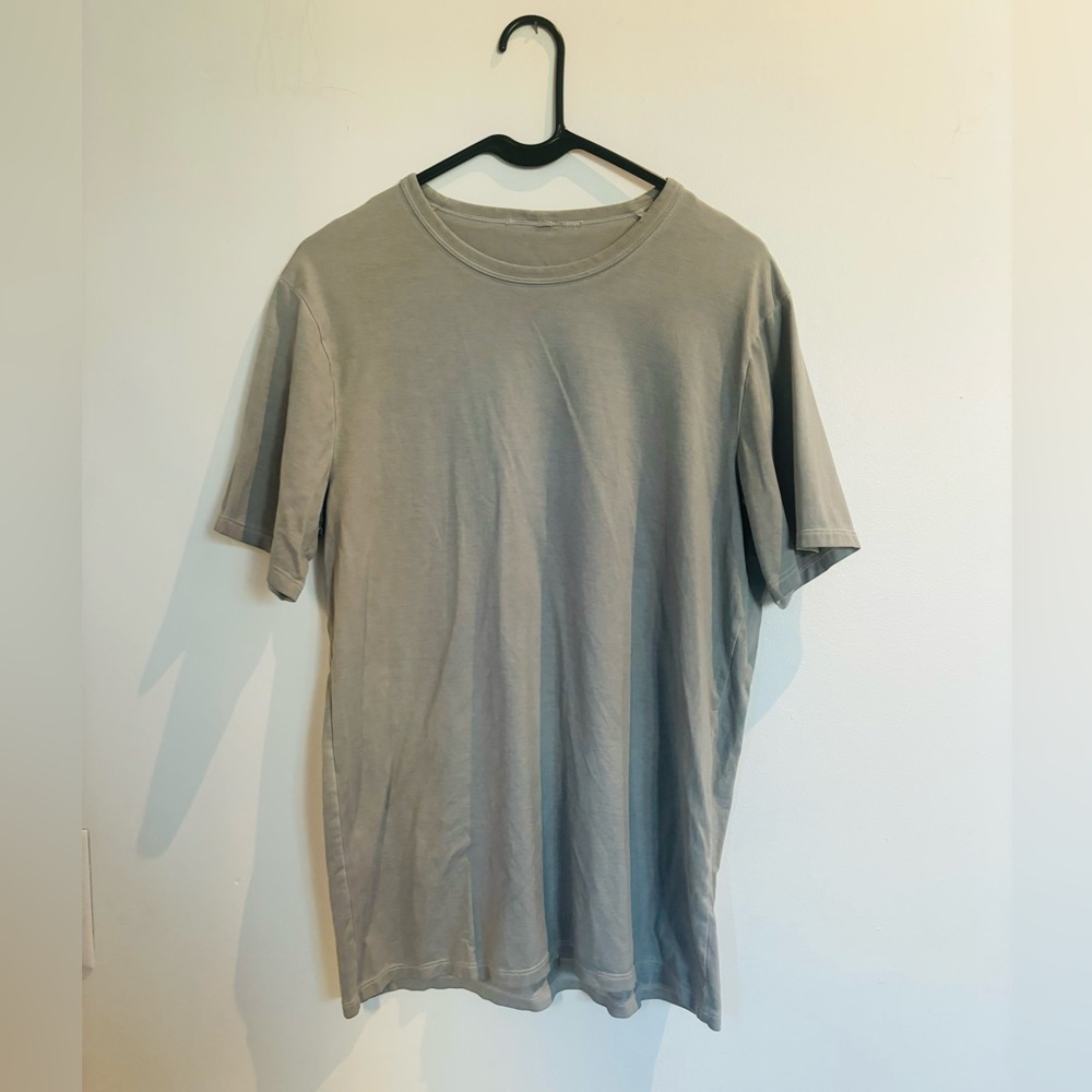 Men's Lululemon Gray T-Shirt